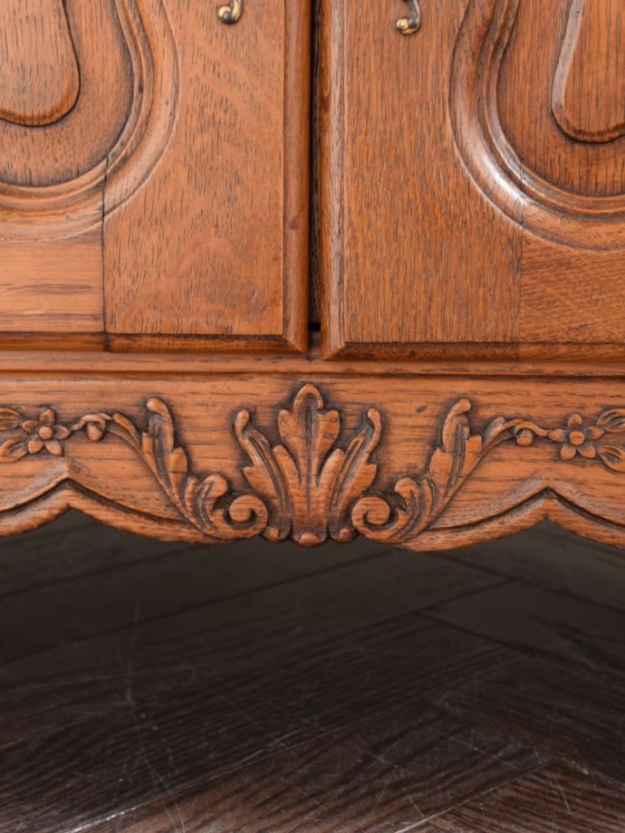 サイドボードの装飾