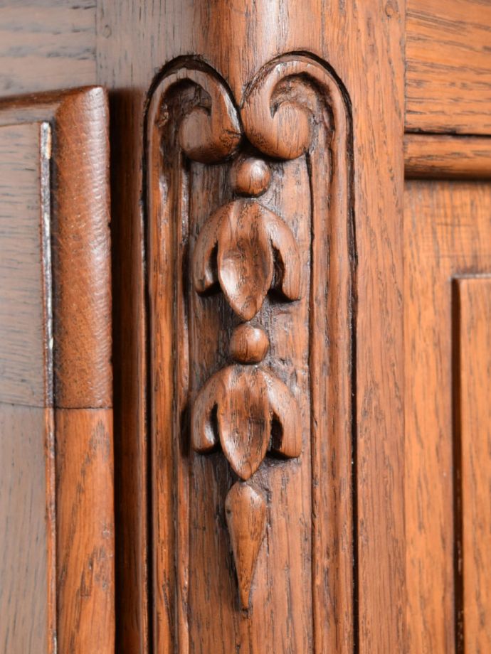 アンティークらしい彫