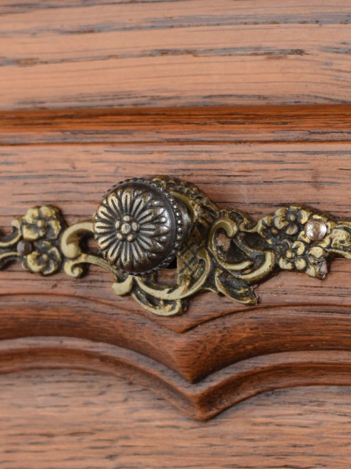 アンティーク家具の取っ手