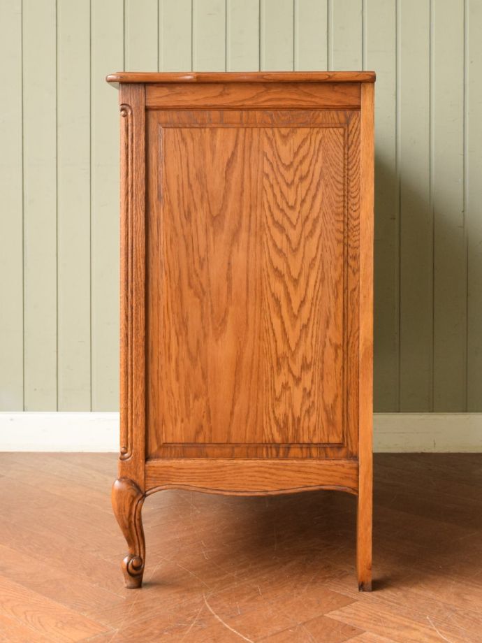 アンティークチェストの側面