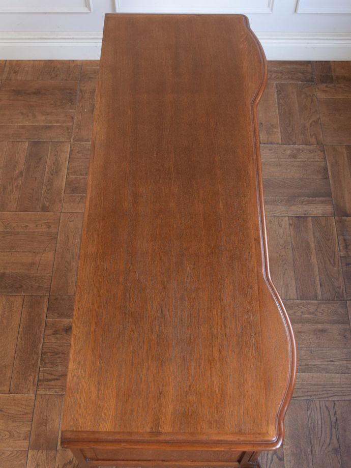 書斎机の美しい天板