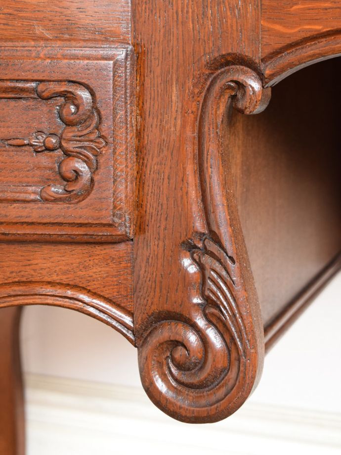 アンティークらしい彫