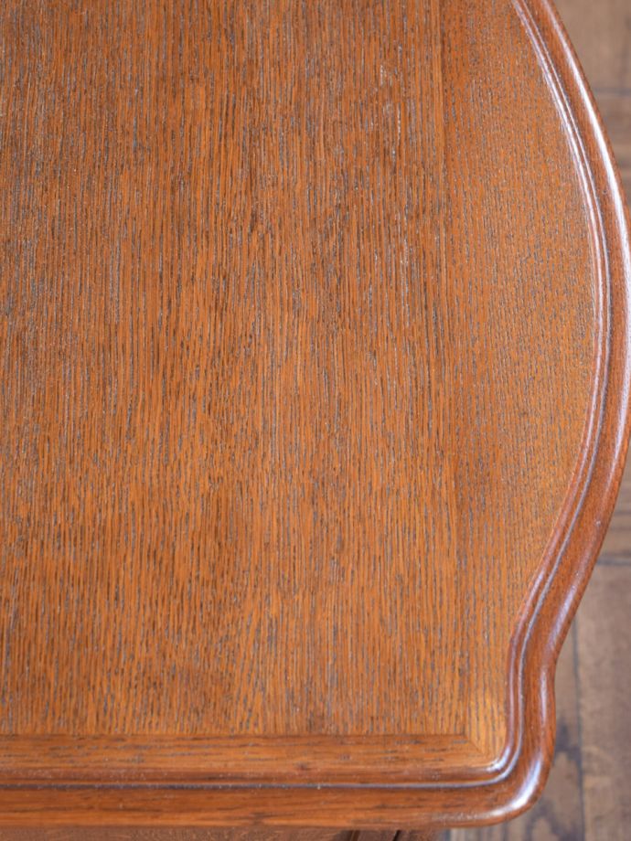 アンティークデスクの木目