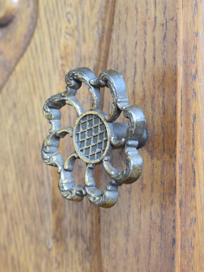 アンティーク家具の取っ手