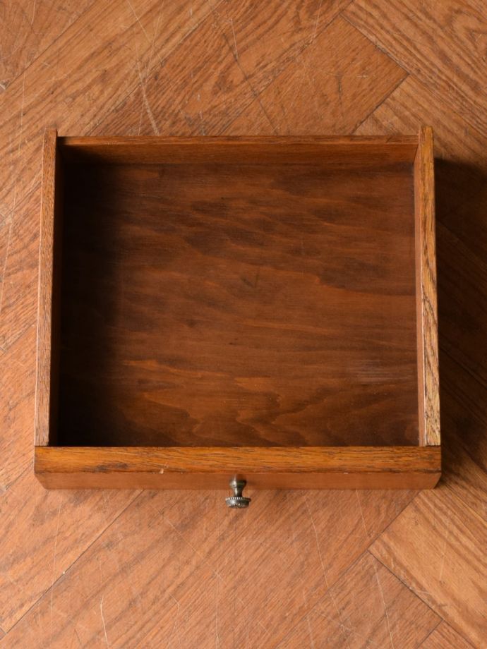 サイドキャビネットの引き出し