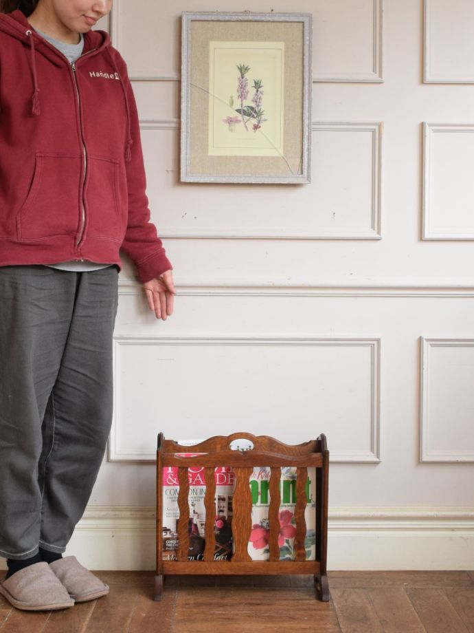 アンティークのおしゃれなマガジンラック