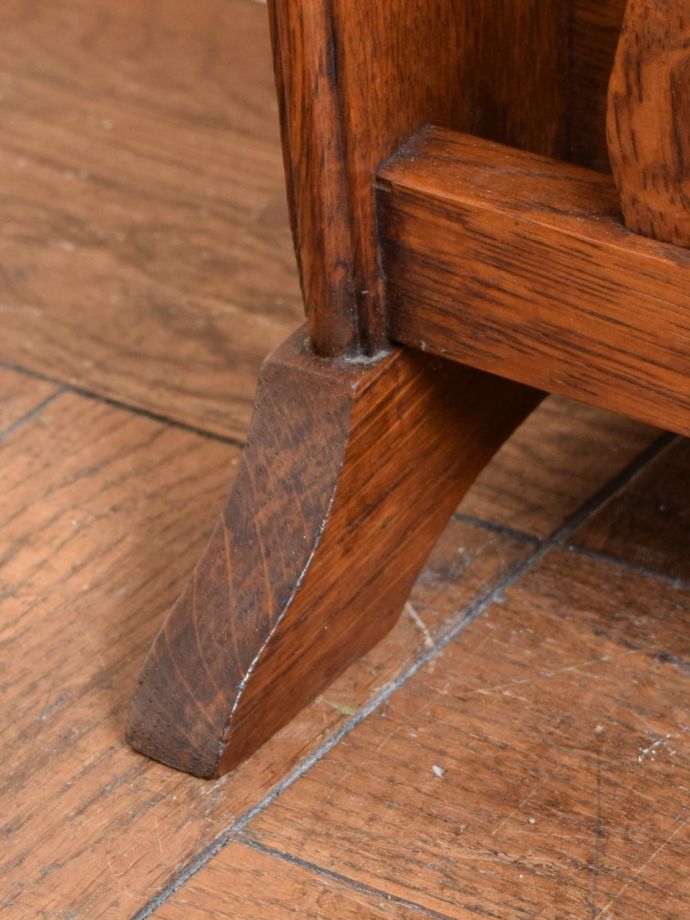 マガジンラックの脚