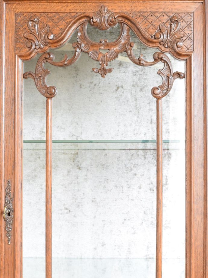 キャビネットの装飾