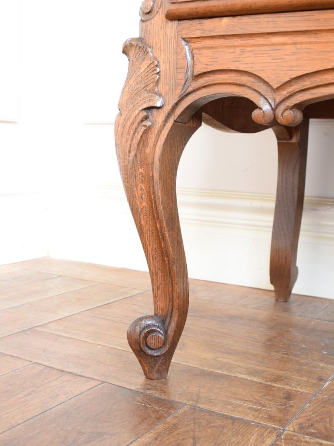 アンティーク家具の脚