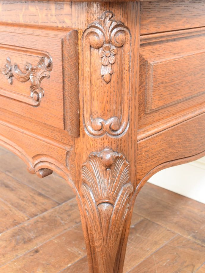 フランスキャビネットの彫