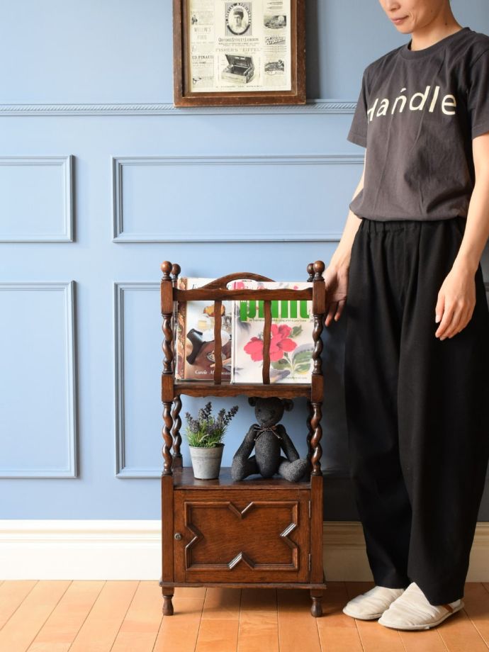 アンティークのおしゃれな本棚