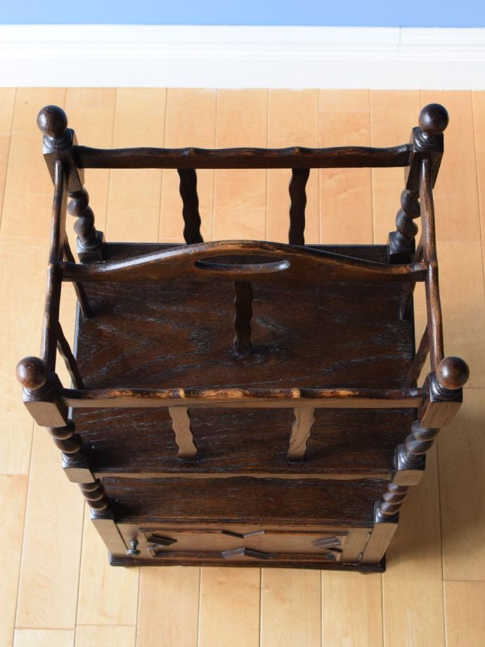 マガジンラックの天板