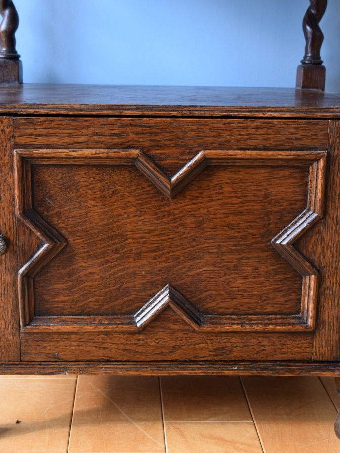 マガジンラックの装飾