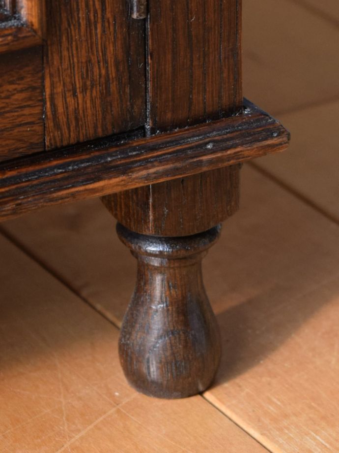 マガジンラックの脚