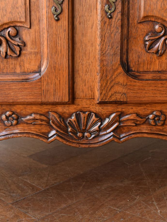 サイドボードの装飾