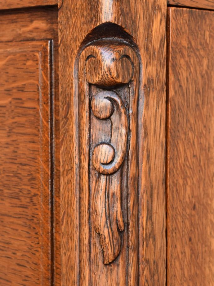 アンティークらしい彫