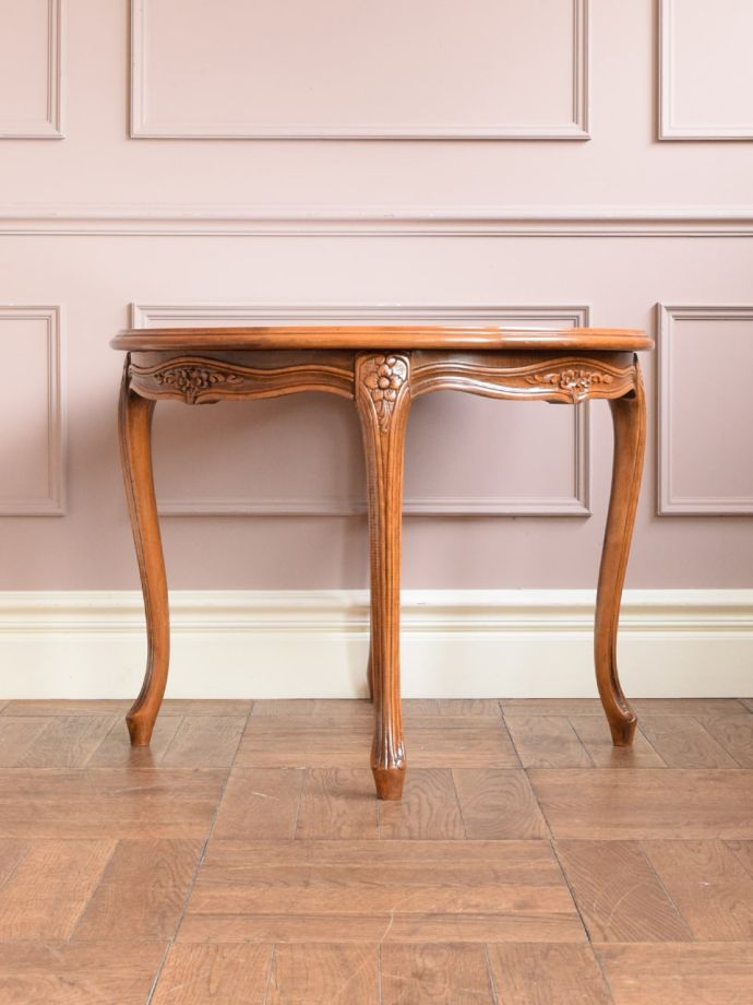 コーヒーテーブルの側面