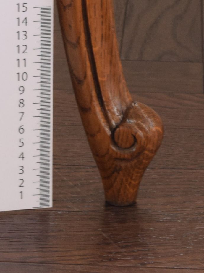 アンティークテーブルの脚