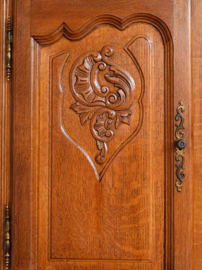 アンティークらしい彫