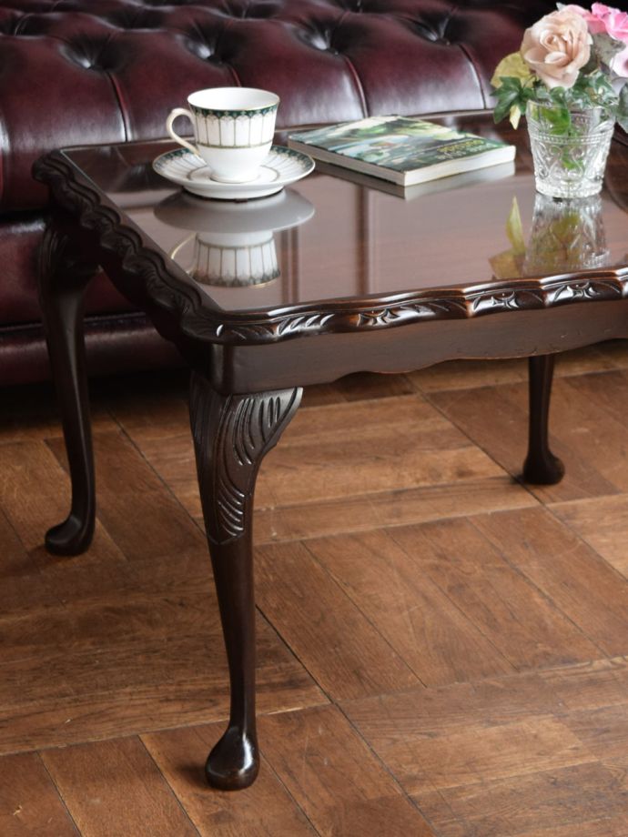 英国のアンティーク家具らしいデザイン