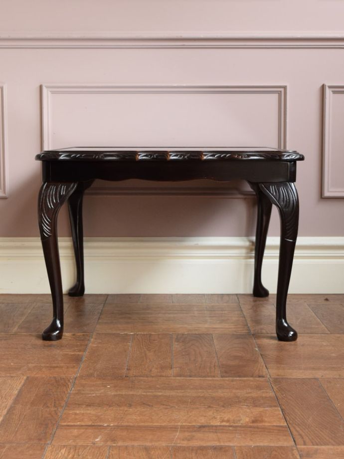 コーヒーテーブルの側面