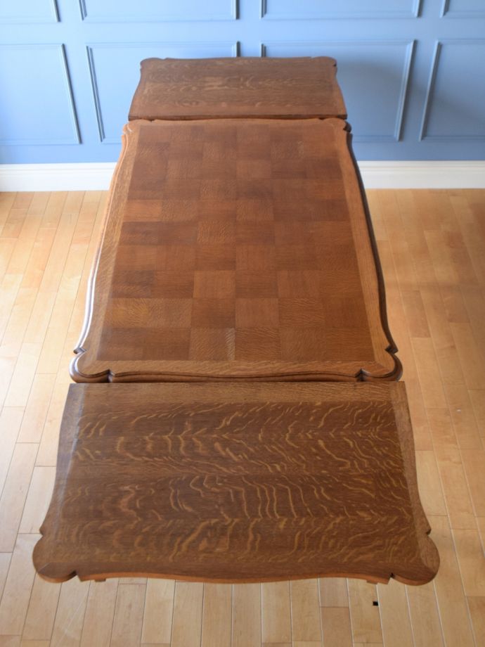 フランスの伸長式テーブルの天板