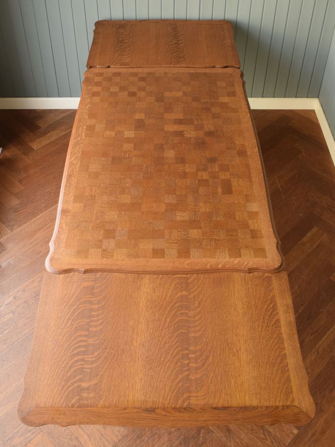 フランスの伸長式テーブルの天板