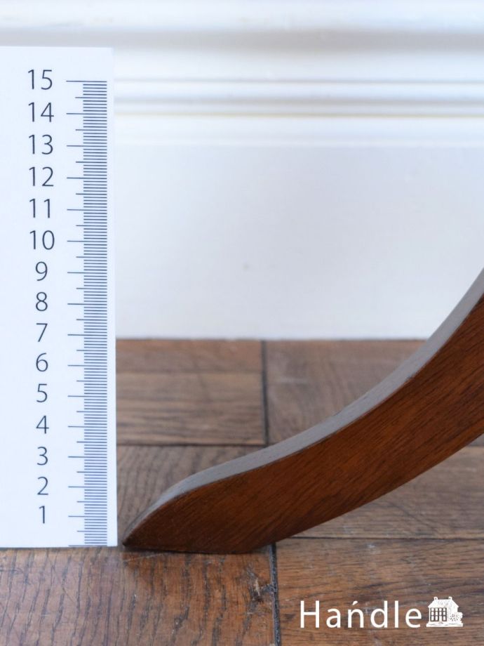 アンティークテーブルの脚