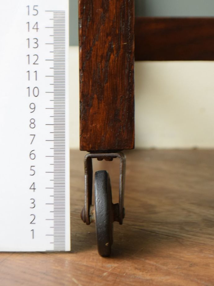 アンティーク家具の脚