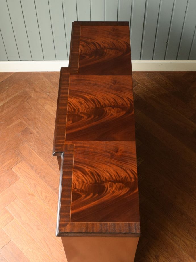 サイドボードの天板