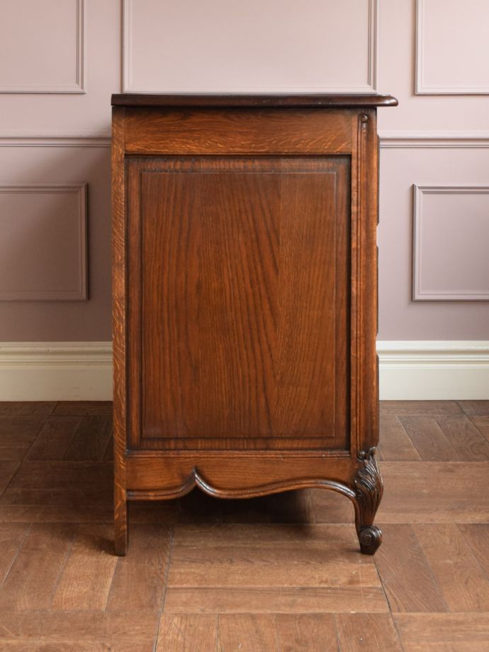 アンティークチェストの側面