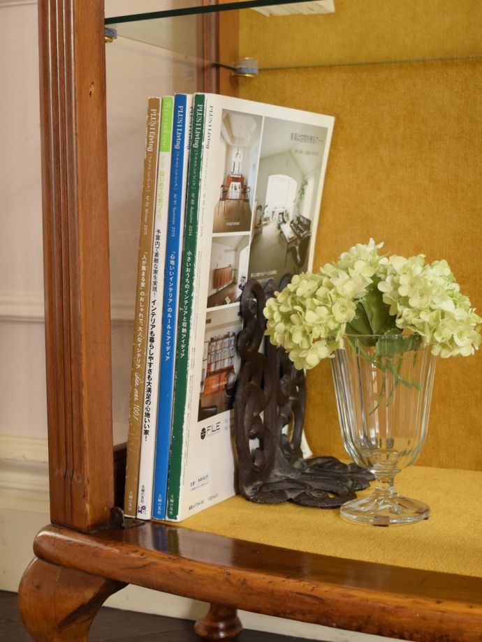 収納たっぷりのキャビネット