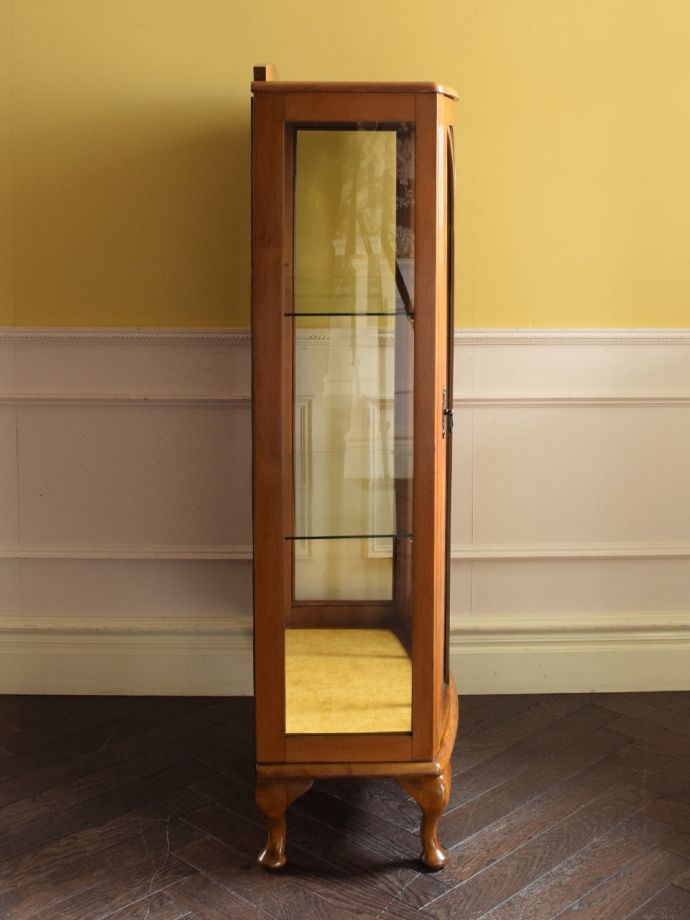 キャビネットの側面