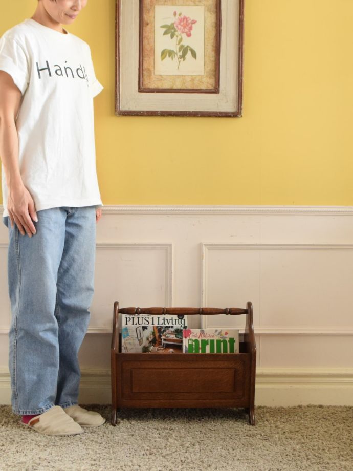 アンティークのおしゃれなマガジンラック