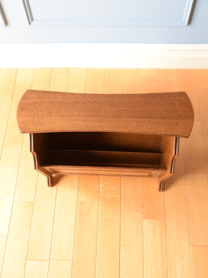 マガジンラックの天板