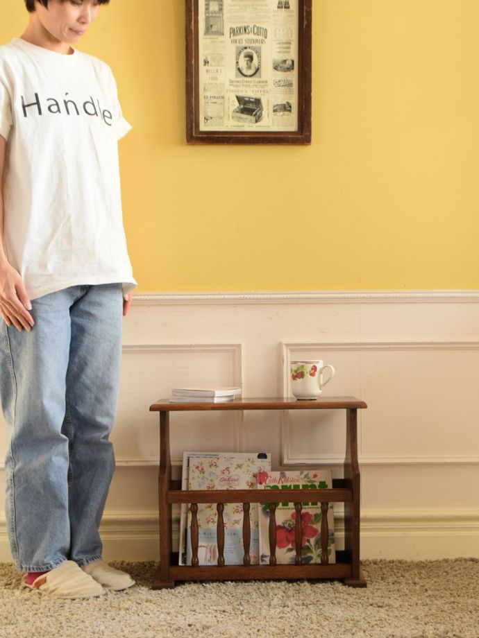 アンティークのおしゃれなマガジンラック