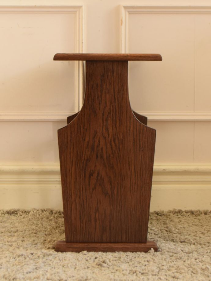 マガジンラックの側面