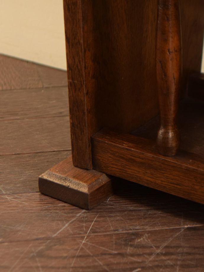 マガジンラックの脚