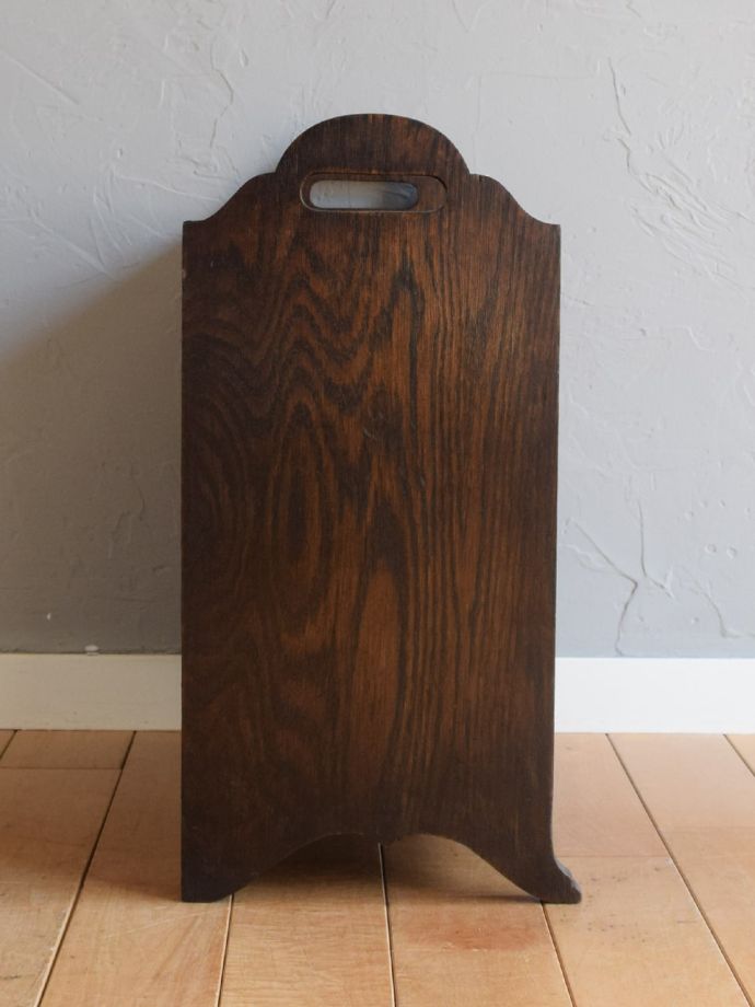 マガジンラックの側面