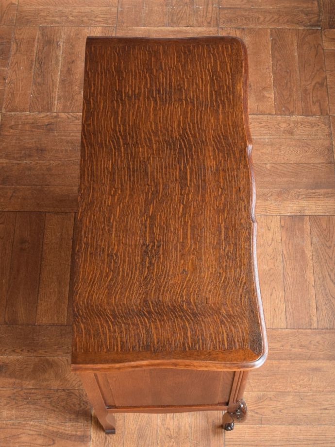 おしゃれなチェストの天板