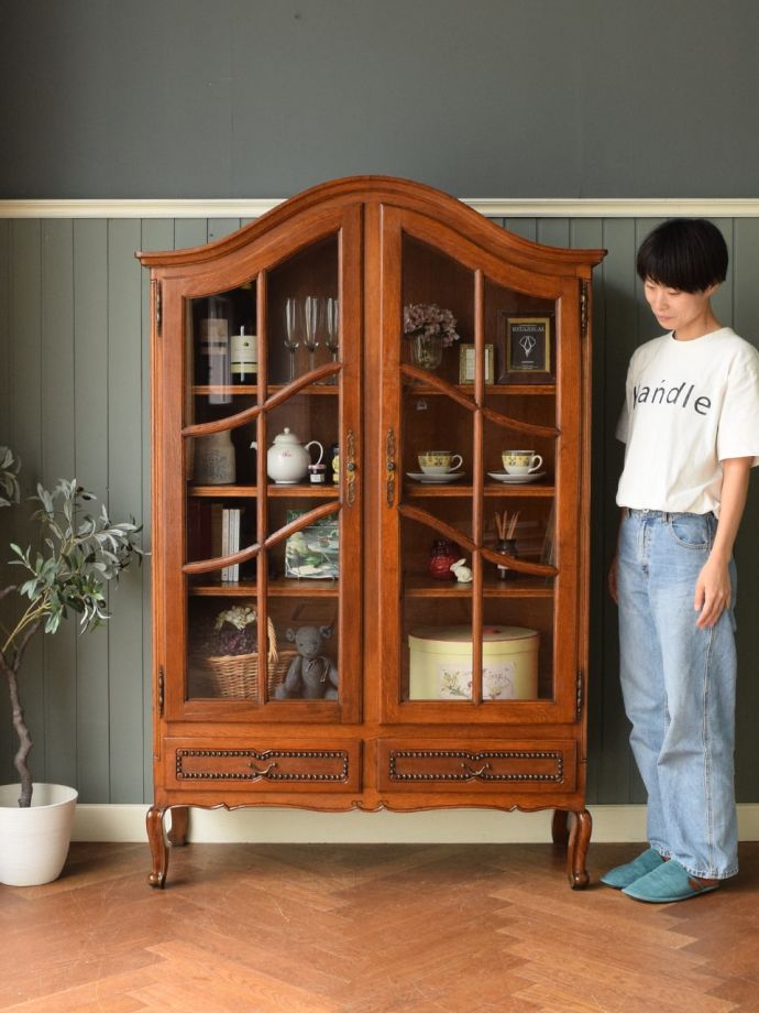 フランスの優雅なキャビネット