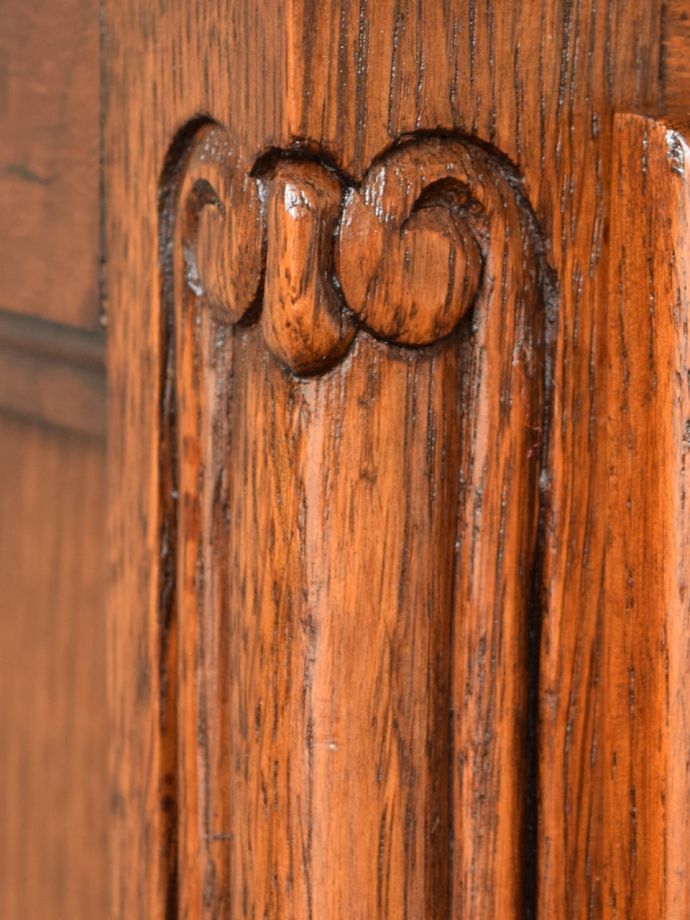 サイドキャビネットの装飾