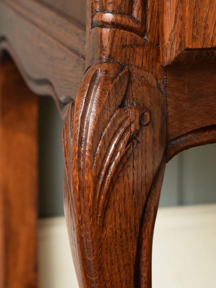 アンティーク家具の装飾