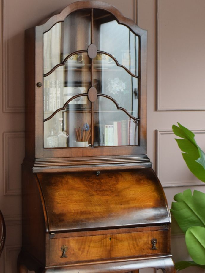 アンティーク家具らしさが漂うビューロー