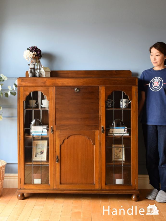 英国アンティークのサイドバイサイド