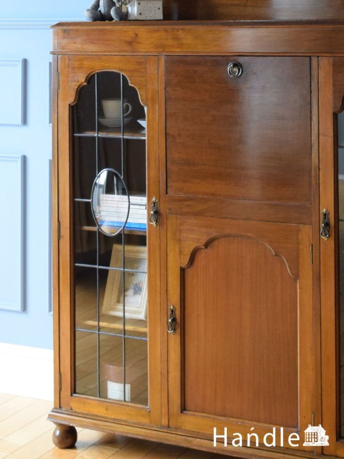 アンティーク家具らしさが漂うサイドバイサイド