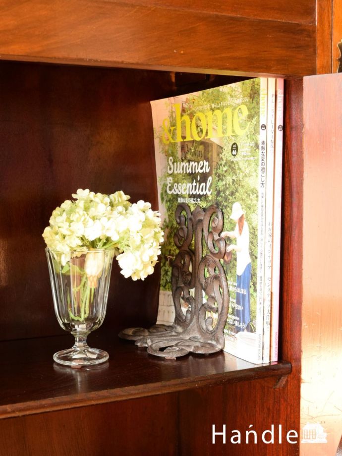 収納たっぷりのキャビネット