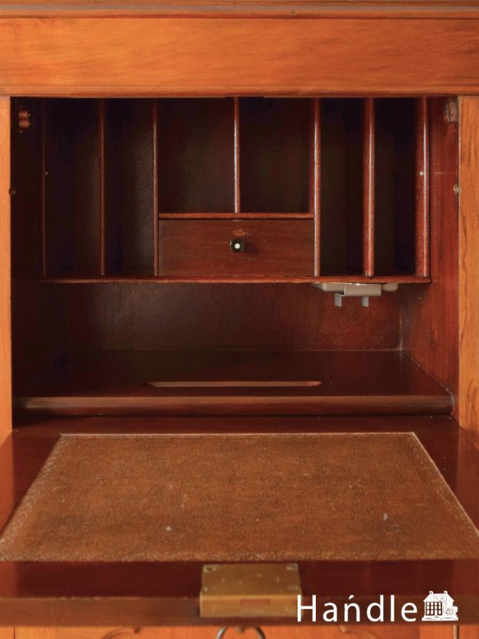 アンティークビューローの扉の中