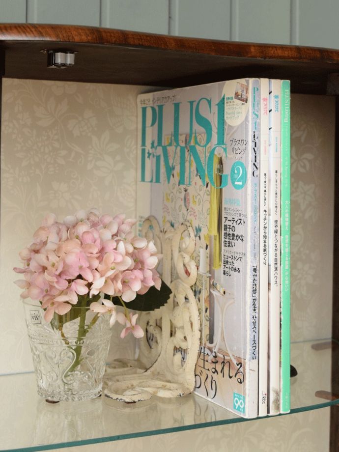 収納たっぷりのキャビネット