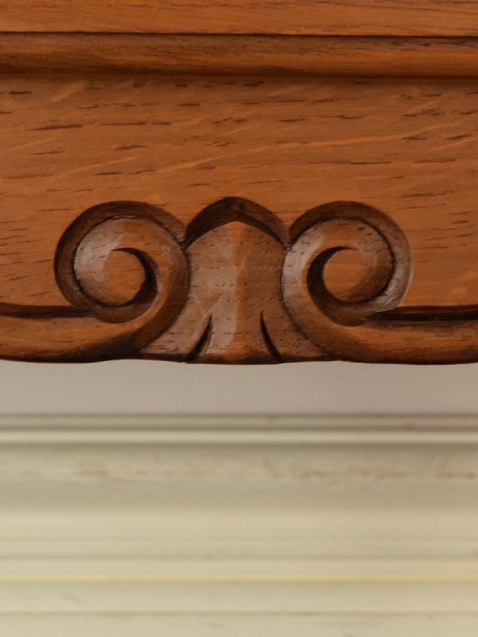 アンティーク家具の装飾